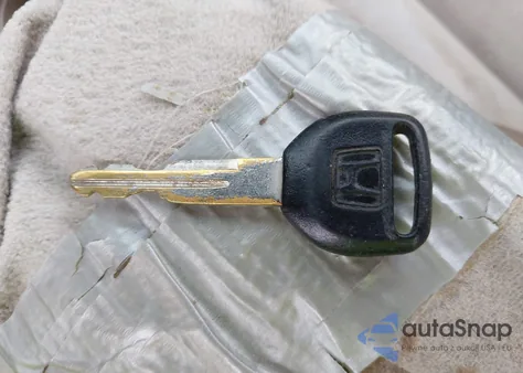 1996 Honda Accord Value from USA, damaged, VIN 1HGCD5699TA215784